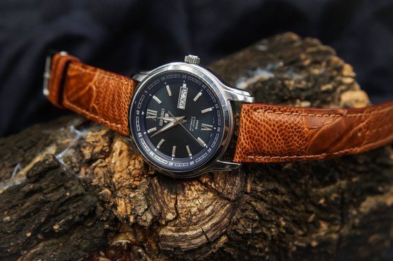 Dây Đồng Hồ Da Đà Điểu: Sự Tinh Tế Trên Cổ Tay 1 Dây Đồng Hồ Da Đà Điểu: Sự Tinh Tế Trên Cổ Tay