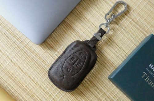 Nhung-luu-y-khi-mua-bao-da-chia-khoa-o-to